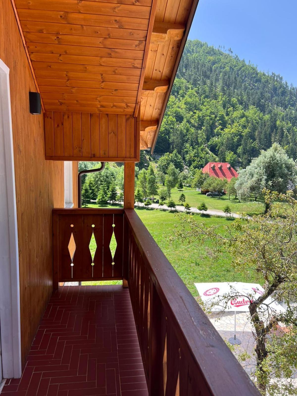 Oda N'Bjeshke Valbone Bagian luar foto